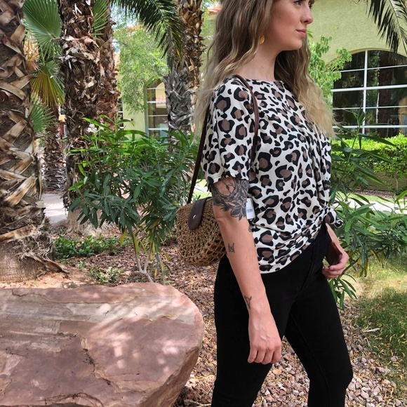 :::Only 2 LEFT::: Leopard Print Twist-Back Top - Picture 5 of 5
